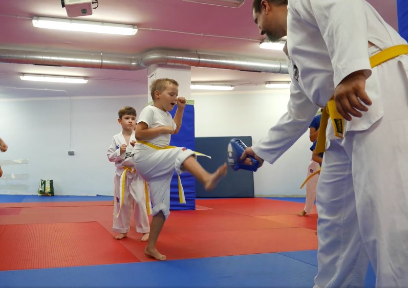 Artes Marciales niños Mollet Hansu Escola Taekwondo JiuJitsu