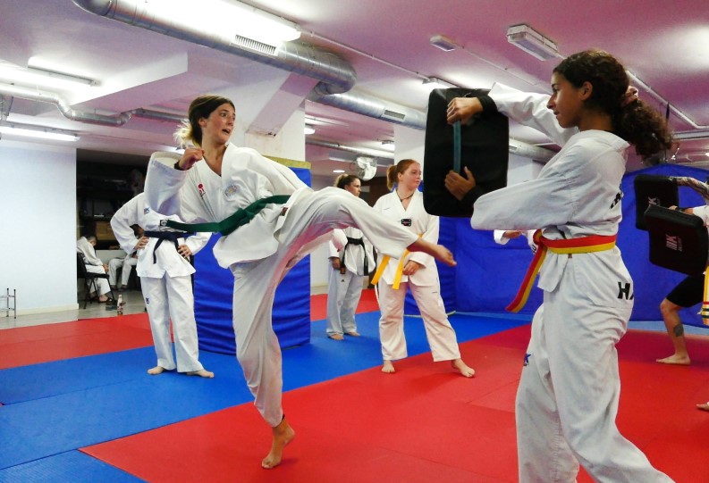 Clases de Taekwondo en Mollet: Todas las Edades